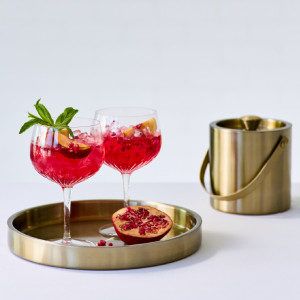 Pavlova vodka anyone? This Peach & Cranberry Pavlova Sparkle on a gold cocktail tray