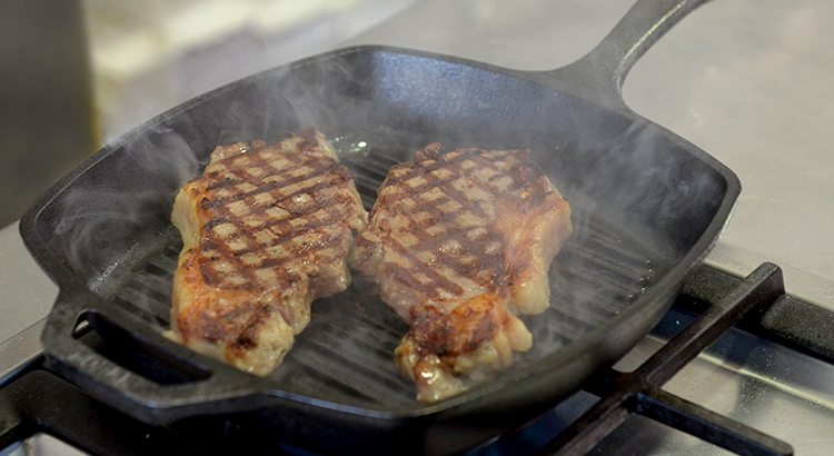 How to cook the perfect steak in cast iron pan