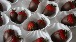 Chocolate Dipped Strawberries for Valentine