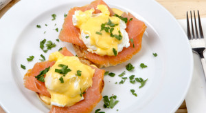 Poached Eggs with Hollandaise