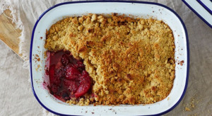 warm-red-berry-crumble-Berry_Crumble